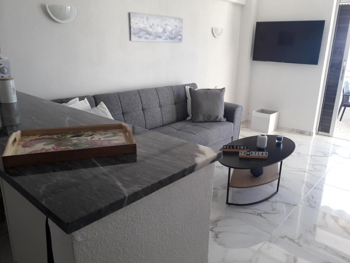 Atlas Apartment With Private Beach And Seaview Loutráki Exterior foto