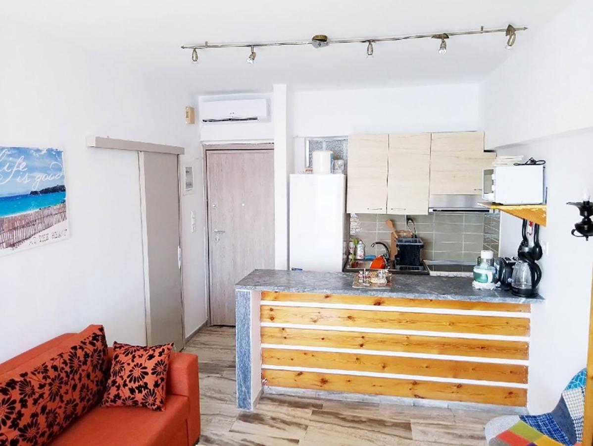 Atlas Apartment With Private Beach And Seaview Loutráki Exterior foto